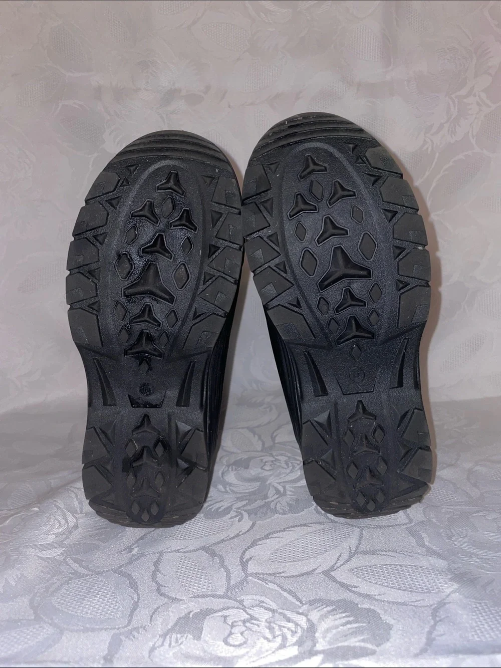 Black Insulated Winter Snow Boots with Faux Fur Trim